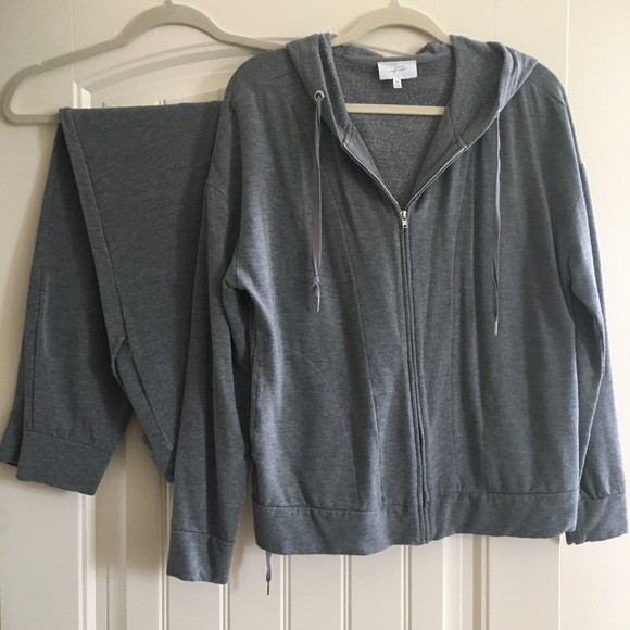 Som Weekends like new soft fleece jacket and joggers. Gray, Size M. - Picture 2 of 6